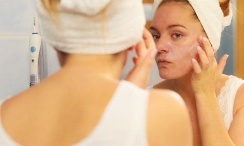4 Pregnancy Skin Problems Plus How To Treat Them dry skin